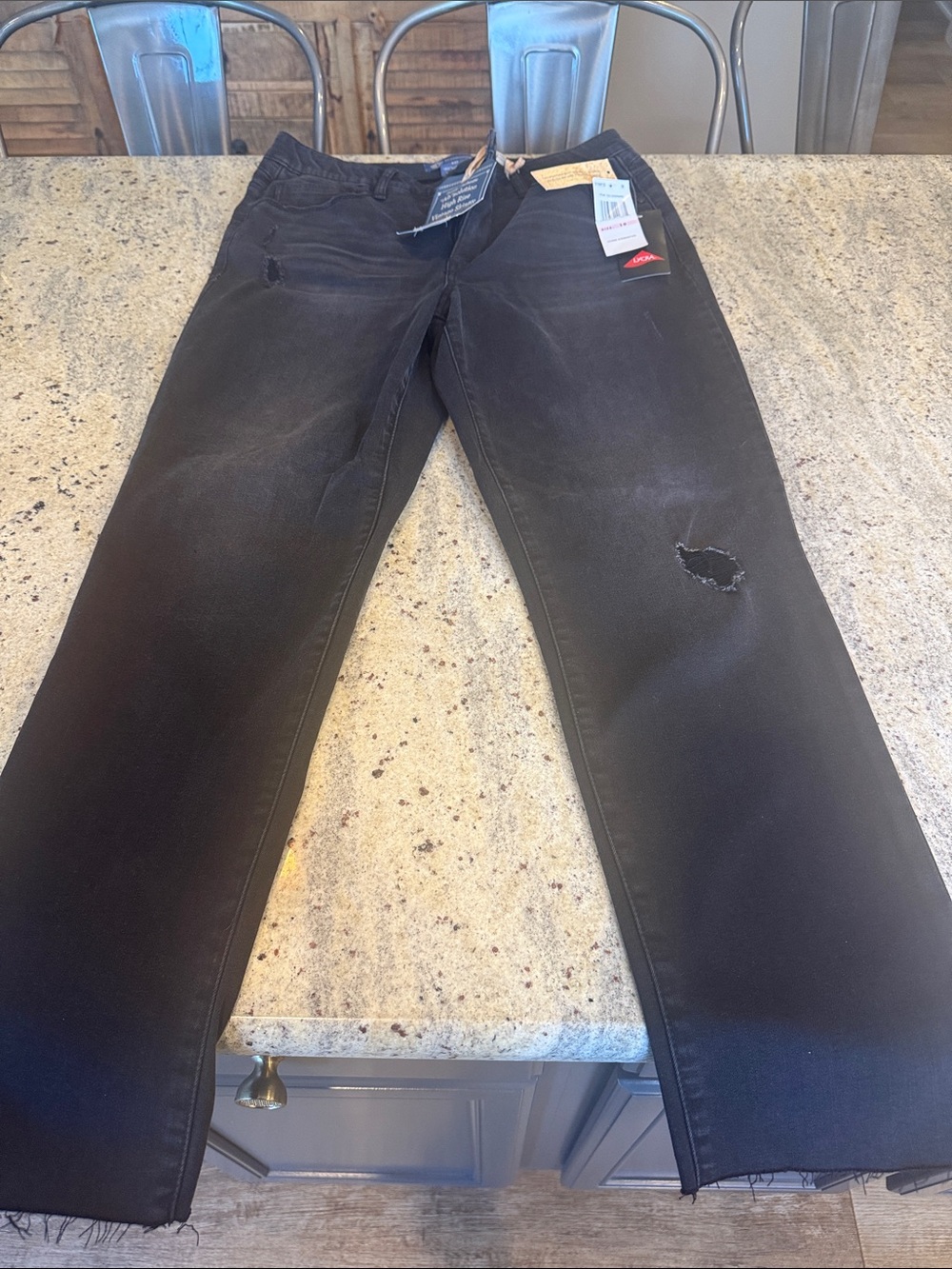 Women’s Democracy Black Distressed high rise, vintage skinny Jeans
